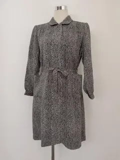 人気のレトロアイテム⭐︎肩パッド入り⭐︎総柄丸襟長袖ワンピース【中古】C30