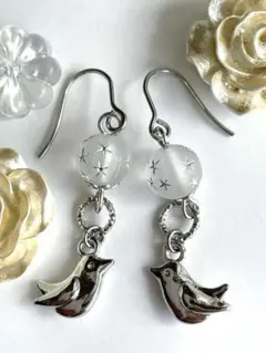 シルバー小鳥とアクリルビーズピアスイヤリング175