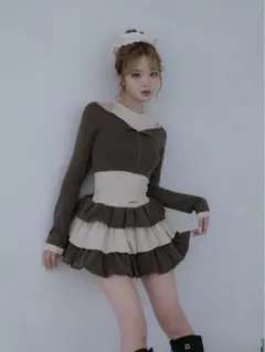 Darichオフショルレイヤードトップス＆フリルミックススカートセットアップ