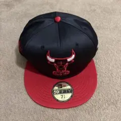 シカゴ・ブルズ 59FIFTY キャップ 黒/赤