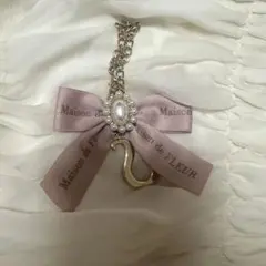 Maison de FLEUR イニシャルリボンチャーム　ピンク　S