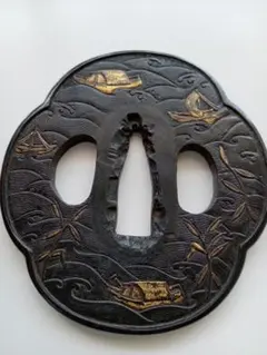 鉄地二段木瓜形鐔　無銘　金象嵌　土手耳　両櫃孔片方埋　厚さ7mm　鉄鍔　古鍔 鉄地二段木瓜形鐔 無銘 金象嵌 土手耳 両櫃孔片方