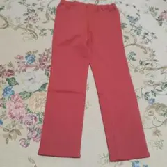 赤いカジュアルパンツ フリース裏地付き