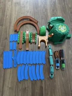 きかんしゃトーマス　どきどきマウンテンセット　プラレール　はやぶさとこまち付き♪