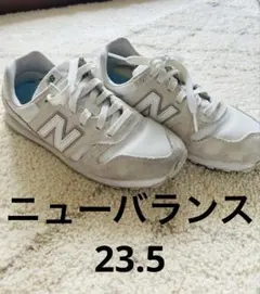 値下げ　New Balance ランニングシューズ　ライトグレー