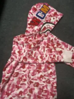 A BATHING APE ピンクカモフラパーカー