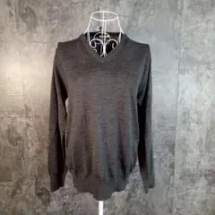 ✨GU✨♡ジーユー♡Vネックセーター♡ダークグレー♡着回し抜群(M)