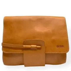 良品　BREE ブリー　希少　ヌメ革　レザー　リュック　フラップデザイン