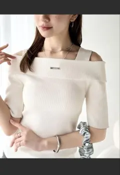 mily bilet オフショルニット 半袖　Mサイズのサムネイル