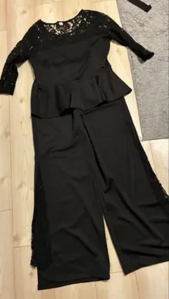 レース付きペプラムトップスとパンツセットアップ サイズ1