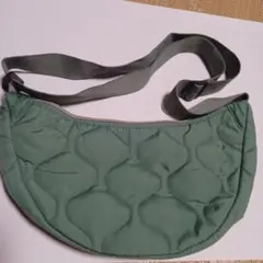 Utao: ラウンド型キルティングバッグ