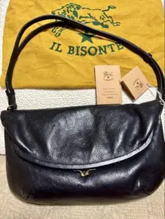 売り切り価格！極美品IL BISONTE がま口ブラックレザーショルダーバッグ