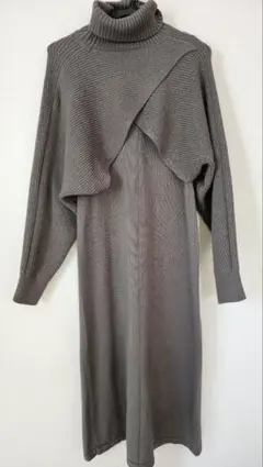 【値下げ】カーキ タートルネックとVネックドレスセット　gu　ジーユー　Ｓサイズ