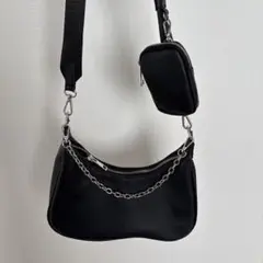 黒 ショルダーバッグ チェーン付き