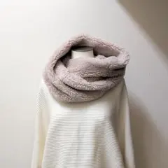 ベージュ　もこもこスヌード