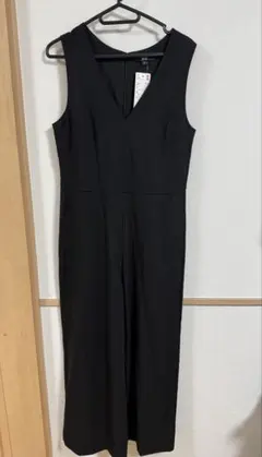 UNIQLO レディース ジャンプスーツ ブラック Mサイズのサムネイル