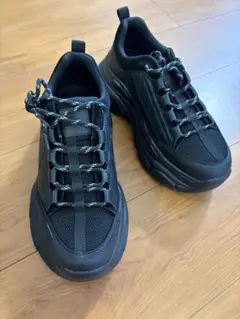 ブラック厚底スニーカーのサムネイル
