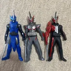 仮面ライダー　セイバー　フィギュアセット