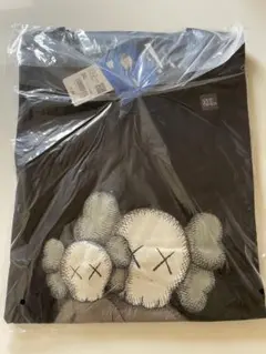 kaws ユニクロ スウェット