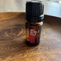 doTERRA ホリデーラブエッセンシャルオイル 15mlのサムネイル
