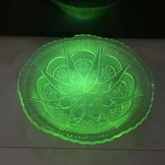 MR/182A昭和初期頃 ウランガラス デザート皿ガラスデザートボウル2個セット MR/182A昭和初期頃 ウランガラス デザート皿ガラスデザートボウル2個