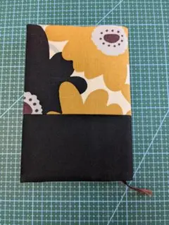 花柄布製ブックカバー A5サイズ