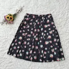 a.v.v　花柄　総柄　プリーツスカート　フレア　ひざ丈　ドット　黒　Ｍ