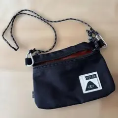 POLER サコッシュ ブラック