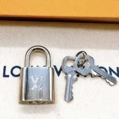 2025年最新】南京錠 キーホルダーの人気アイテム - メルカリ