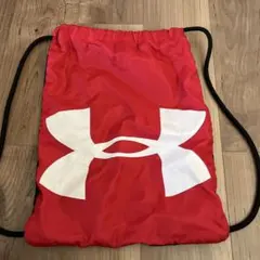 UNDER ARMOUR ナップザック リバーシブル 黒 赤のサムネイル