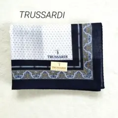 新品・未使用　トラサルディ　コットンハンカチ ドット柄　即日発送のサムネイル