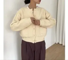 DIDOT. もっちり肉厚ブークレラウンドニットジャケット クリーム