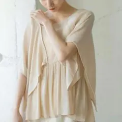KBF ケープ　スリーブ　チュニック　ベージュ