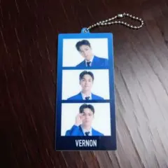 [SEVENTEEN] VERNON キーホルダー SEGA