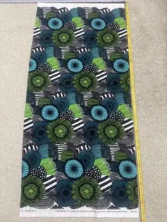 Marimekko マリメッコ　ピエニシイルトラプータルハ