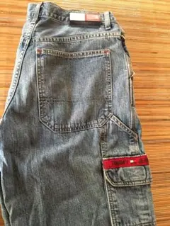 Tommy jeansのサムネイル