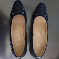 GRÈS ブラック刺繍パンプス 中ヒール