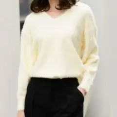 【TONAL】ニット、セーター、フェザーヤーンVネックニット(お値下げ中)