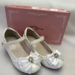Betty kids ホワイトフォーマルシューズ　19㎝