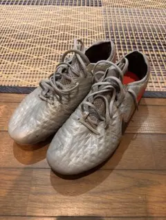 NIKE TIEMPO 28.5 SG