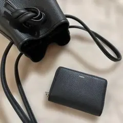 vasic 2つ折り財布　ROUND MINI 札入れ付き　ブラック　美品のサムネイル