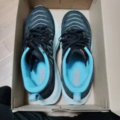 YONEX CARBON CRUISE XR ランニングシューズのサムネイル