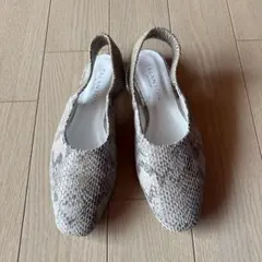 フラットシューズのサムネイル