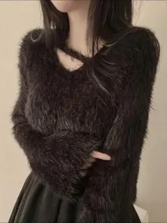 黒 Vネック セーター