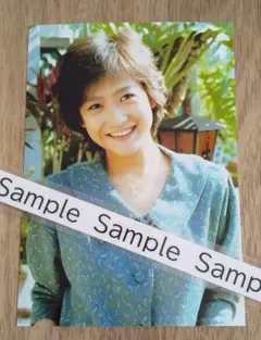岡田有希子☆スタンドタイプ額入り2L判写真 - メルカリ