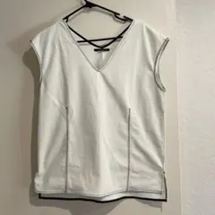 8/31まで値下げ！BARNYARDSTORM Vネックノースリーブトップス