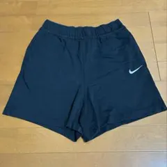 NIKE ショートパンツ　ブラック
