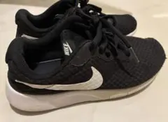 スニーカー　NIKE 23cm