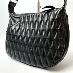 ◆新品同様/現行◆SCHOTT パテッドバナナバッグ キルティング ブラック