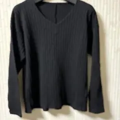 V ネック細かい網地模様のカットソー